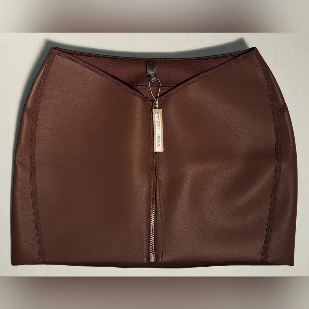 ⛱️NWT SKIMS Rubberized Scuba Coverup Swim Skirt Brown COCOA 2X